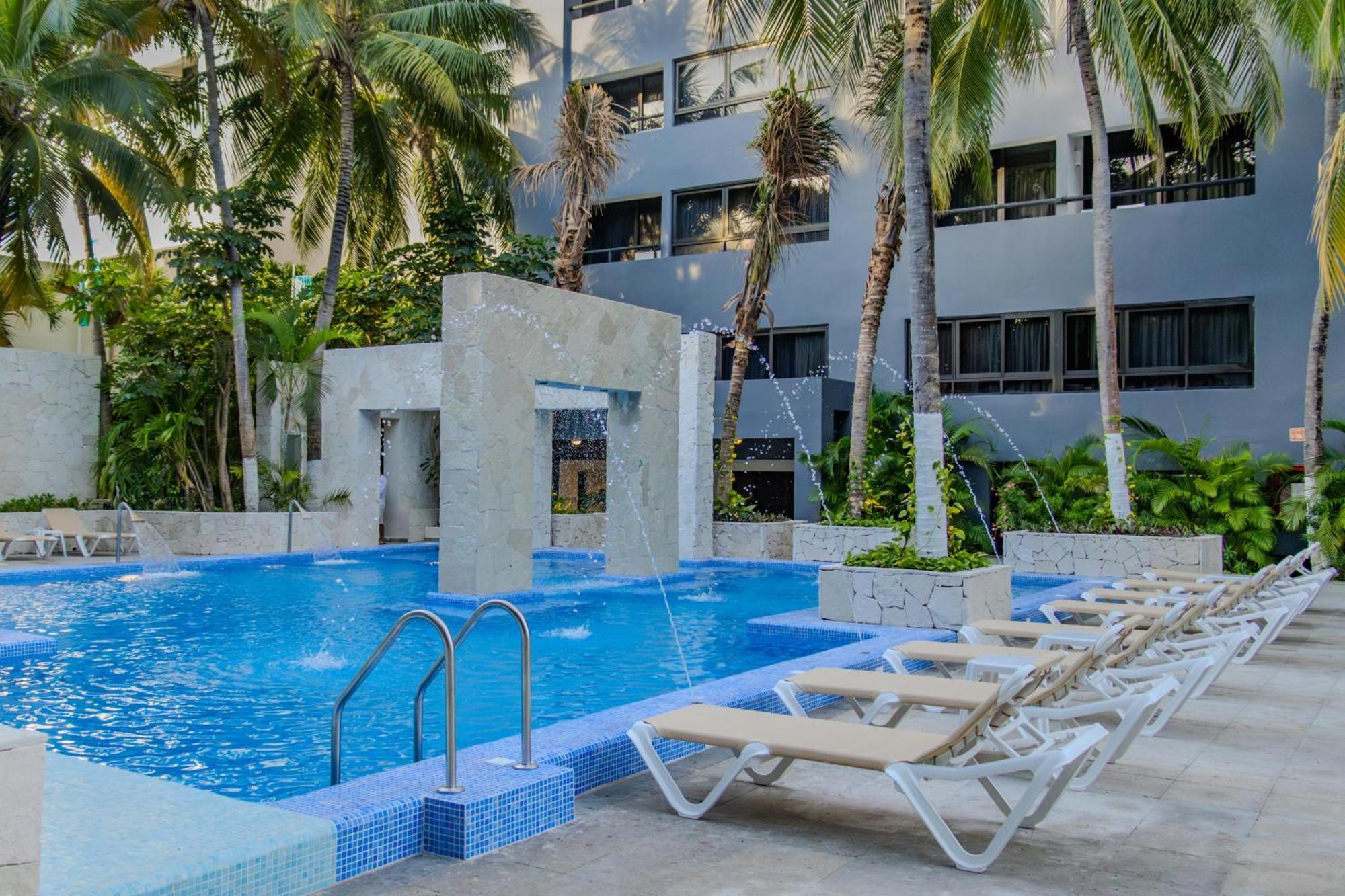 Smart Cancun The Urban Oasis Exterior photo